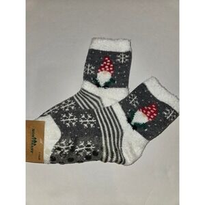 Northeast Outfitters Kids Cozy Cabin Socks Youth Size 10K-4 Gray Gnome Christmas